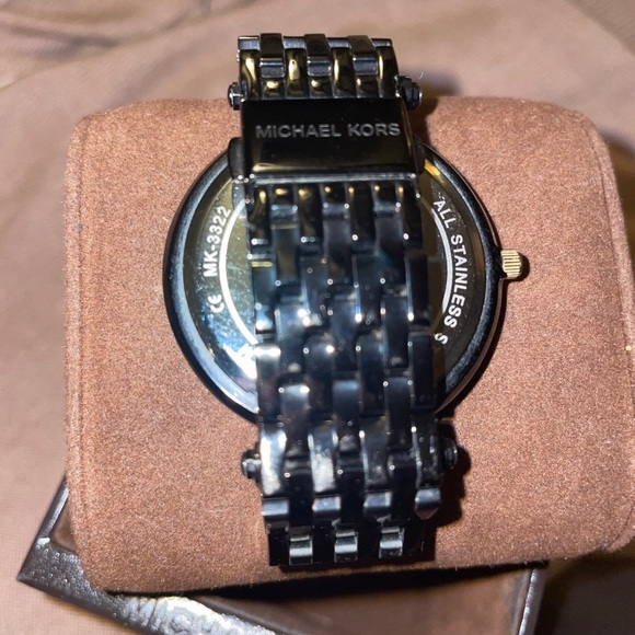 Michael Kors Watch - Picture 4 of 4